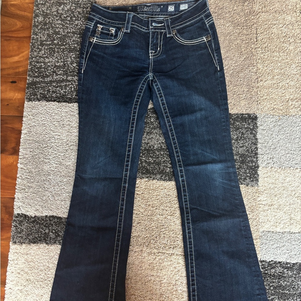 3 PAIR Miss Me Jeans!
Inseam 28” on all three!
Waist at 25, 27, 28
Each @ $50